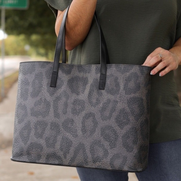 Pepper Paisley & Co. Handbags - NWT | Leopard 100% Nappa Leather Tote | Large